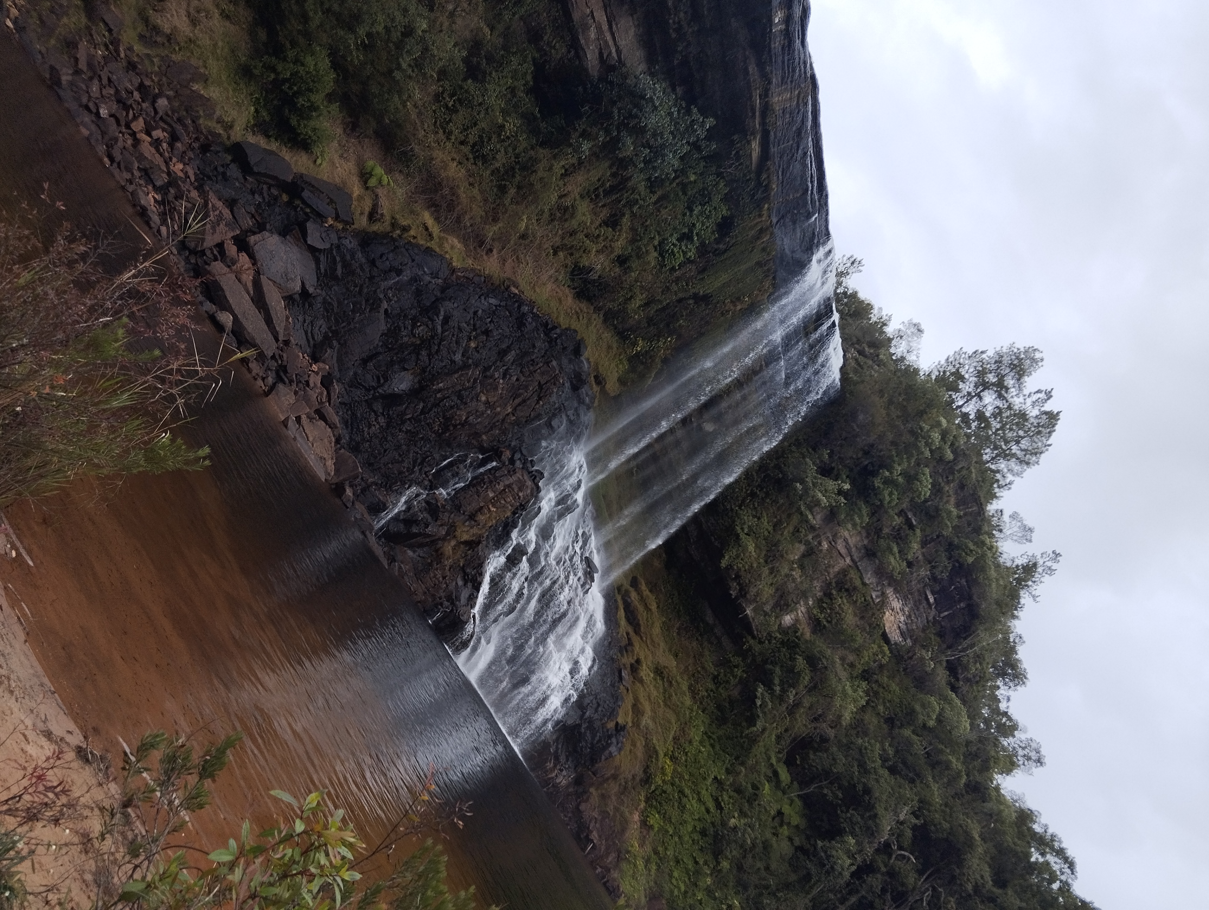 Trilha de acesso à cachoeira
